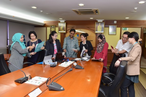 FASeH editorial commitee